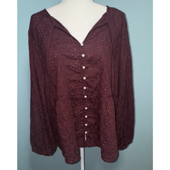 Old Navy Women XL Top Dark Cottagecore Peasant Prairie Dainty Eyelet Boho Casual - Picture 1 of 7